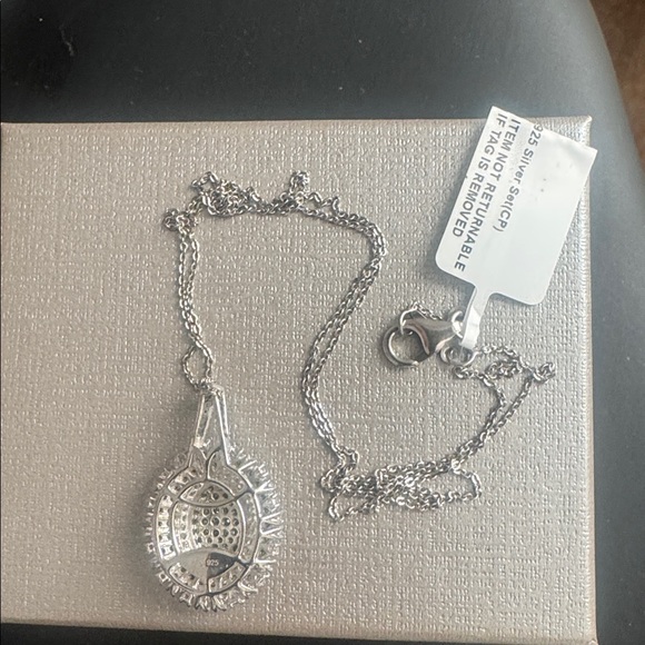 DIAMOND NECKLACE, GREEN AND WHITE, IR), W/18” CHAIN - Picture 3 of 5